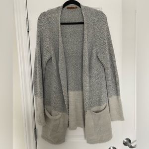 2/$20🛍️ Belldini • Cardigan • Sz L